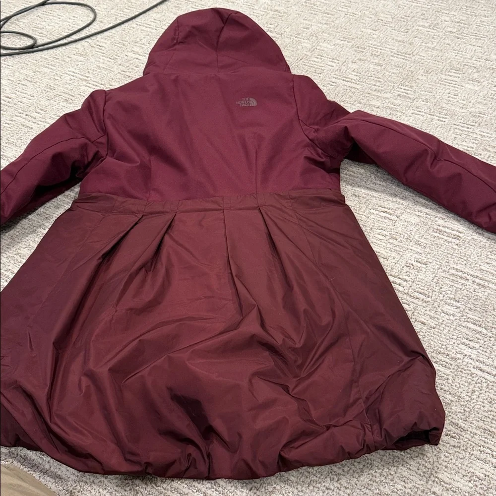 North Face Hooded Warm Jacket - Picture 9 of 10